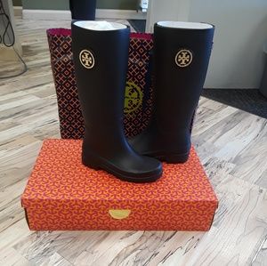 Tory Burch Maureen Rainboots New in bBlack Size 7